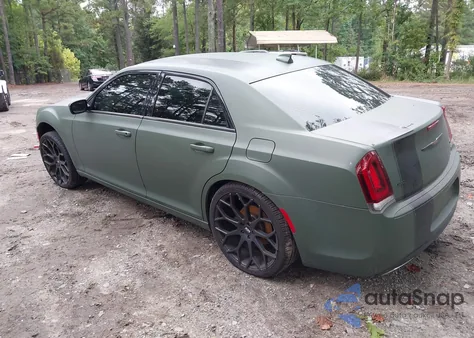 2020 Chrysler 300 300S Awd z USA, uszkodzony, nr VIN 2C3CCAGG1LH131620